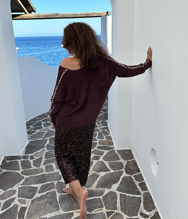 Sweater handstitched in bordeaux